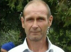 48-летний мужчина с татуировкой в военной куртке пропал на Ставрополье