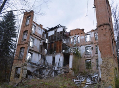 Полуразрушенную мужскую гимназию Сильникова в Кисловодске вновь выставили на торги за 228 миллионов рублей