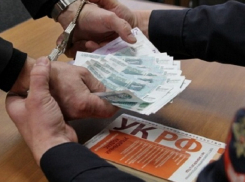 За возможность выехать за границу мужчина готов был заплатить приставу 5 тысяч рублей на Ставрополье