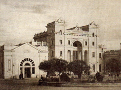 Прежде и теперь: как более чем за полвека трансформировался железнодорожный вокзал в Ставрополе 