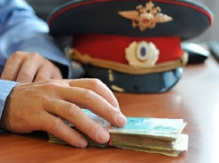 Полицейский за вознаграждение предоставлял сведения об умерших ритуальным фирмам на Ставрополье