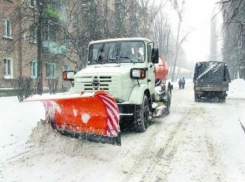 100 единиц техники и 500 рабочих вышли на уборку улиц от снега в Ставрополе
