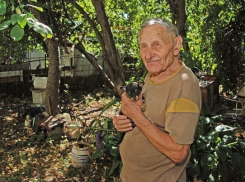 Соседи ополчились на ветерана ВОВ