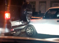 Два отечественных автомобиля столкнулись в центре Ставрополя