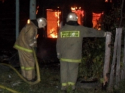 Огонь охватил помещение на центральной улице Ставрополя