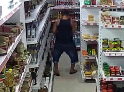  Вор-рецидивист вынес в трусах несколько бутылок водки из магазина на Ставрополье