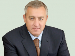 Политолог: Травнев освободил должность главы под давлением силовиков и общественности