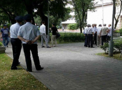 К полпредству СКФО в Пятигорске вызвали полицию для разгона старейшин Ногайского народа