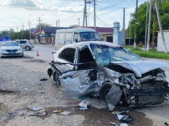 Шок-авария с двумя насмерть разбившимися людьми на Ставрополье попала на видео 