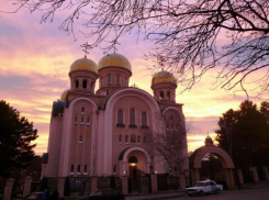 В церковном хоре Пятигорска начальница-лесбиянка приставала к певчей 