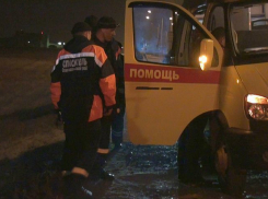 Иномарка на Ставрополье влетела под колеса грузовика