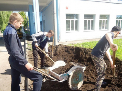 Ставропольские депутаты предложили Госдуме наделить все российские школы землей 
