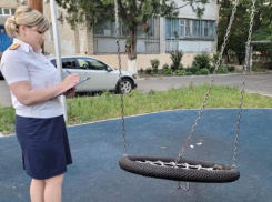 Уголовное дело возбудили после травмы двух детей на площадке в Минеральных Водах