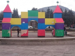 В Пятигорске вандалы изуродовали детский городок