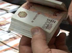 Чиновник и его сын подозреваются в вымогательстве денег у предпринимателя