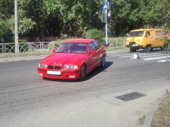 В Ставрополе автомобиль сбил ребенка, переходившего дорогу на красный