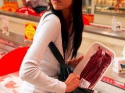 Женщина хотела получить бесплатно товары из супермаркета на Ставрополье