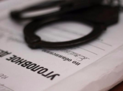 Житель Невинномысска пытался изнасиловать 40-летнюю женщину в душе общежития