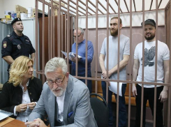 Брата арестованного экс-сенатора Арашукова оставили под стражей 