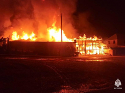 Дом и цех по производству мебели сгорели в Георгиевском округе 14 июня