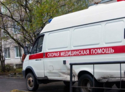 На Ставрополье 16-летняя девочка выпала из окна пятого этажа из-за селфи