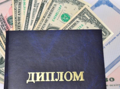 Замдиректора филиала СГПИ в Буденновске подозревают в получении взяток от студентов