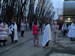 Всех пациентов краевой больницы в Ставрополе эвакуировали из-за звонков о минировании