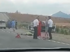 Тренер ехала на авто впереди: жуткая авария с гибелью троих подростков-велосипедистов произошла под Пятигорском 