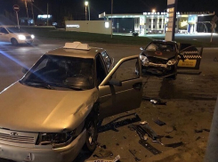Два человека пострадали в аварии с участием такси в Ставрополе