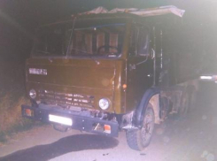 На Ставрополье трое парней угнали «КАМАЗ»