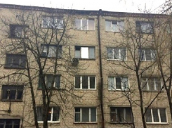 Опасные общежития-»развалюхи» экстренно отремонтируют в Ставрополе после падения кирпичей с фасада