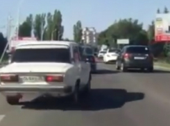Наглый автохам на «шестерке» объехал пробку через две «сплошные» в Пятигорске