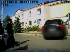 Погоня полиции за лихачом без прав на «Порше» попала на видео на Ставрополье