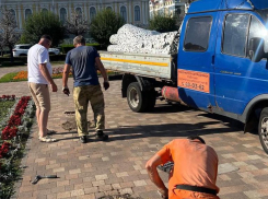 Неизвестные повредили арт-объект на площади Ленина в Ставрополе 