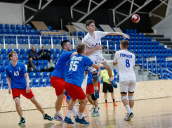 Оторвались по-питерски: гандболисты «Виктор-СУОР» увезли очки из Санкт-Петербурга