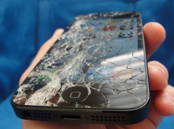 Разбивший свой смартфон житель Ставрополя  ради страховки соврал полиции, что его украли