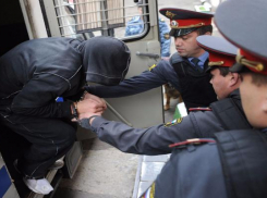 После перестрелки в баре Ставрополя 16 участников конфликта доставили в полицию