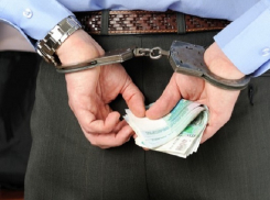 Сотрудник УФСИН на Ставрополье за деньги обещал не контролировать обязательные работы осужденного