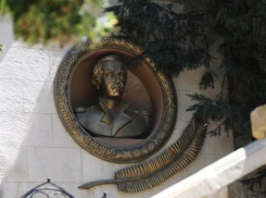 В Кисловодске барельеф Лермонтова вернется на свое законное место