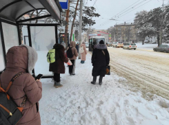 Пробки в 10 баллов второе утро подряд сковали Ставрополь во время снегопада