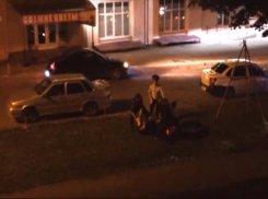 Грустная ставропольчанка набросилась на прохожую и лишилась половины волос