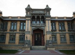 Вандалы своровали светильники у Главных нарзанных ванн Кисловодска