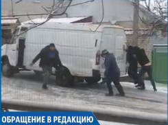 «Дети падают, машины бьются»: дорога на окраине Ставрополя превратилась в «каток»