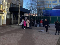 Всех студентов и преподавателей спешно эвакуировали из главного корпуса СКФУ в Ставрополе 
