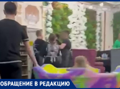 «Окно бы их просто убило!»: мать испугалась за жизнь детей в заведении в Ставрополе