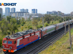 Из-за урагана в Ростовской области в пути задерживается поезд из Кисловодска в Санкт-Петербург 