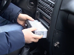 Семейный подряд арестован за кражу магнитолы