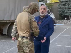 «Овощного короля» из КМВ Бориса Айтова заковали в наручники прямо на выходе из СИЗО 