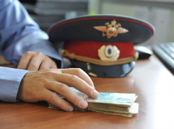 Оперуполномоченные ОМВД по Предгорному району попались с поличным на взятке в 80 тысяч рублей
