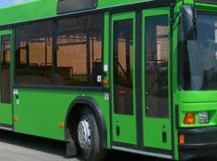 Автобус перекрыл две полосы и стал причиной пробки в Ставрополе